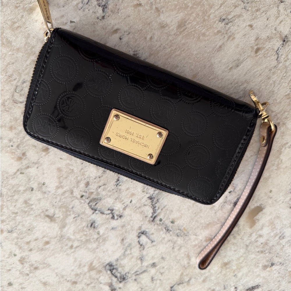 Michael Kors Black and Gold Women's Wristlet